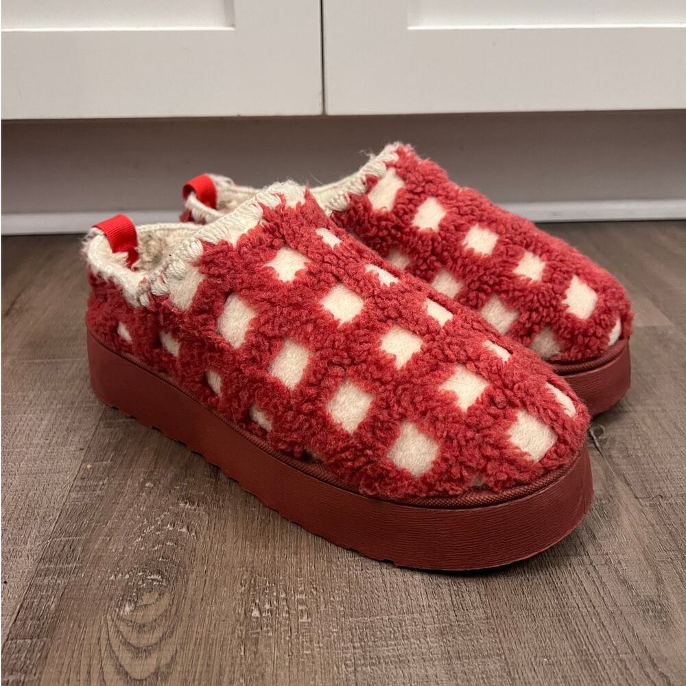 Midnight Lunch Alpine Platform Slipper Red Checkered